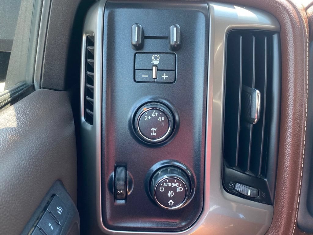 Used 2016 Chevrolet Silverado 2500 High Country w/ High Country Premium Package AWD/4WD image 31