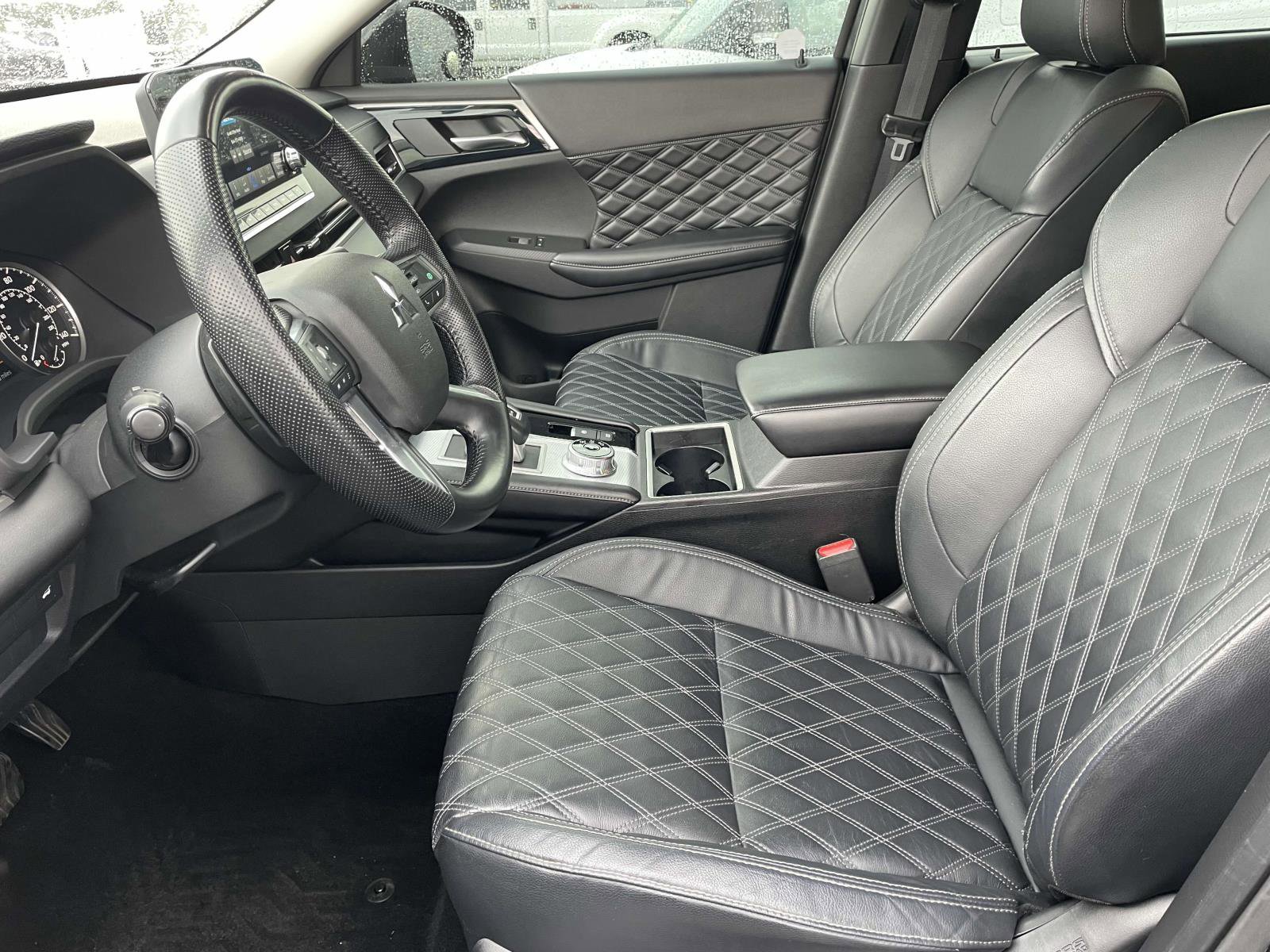 Used 2022 Mitsubishi Outlander SEL image 14