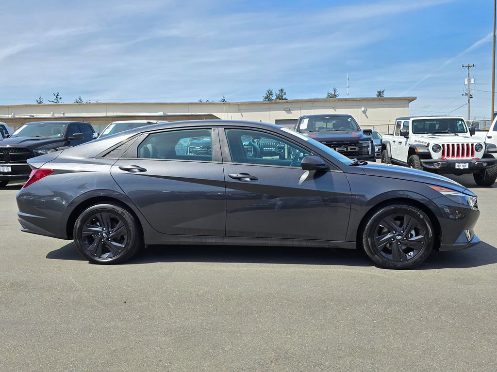 Used 2022 Hyundai Elantra SEL FWD image 8