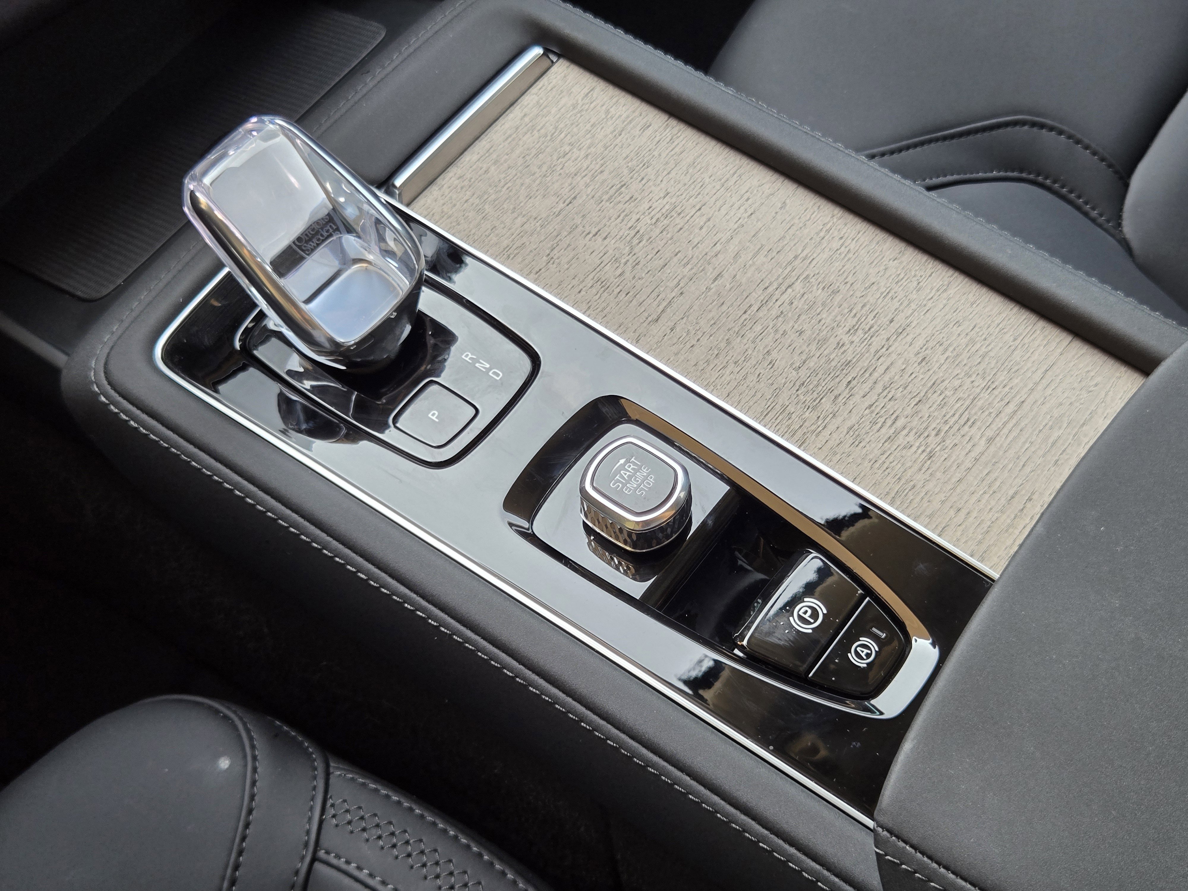 Certified 2025 Volvo XC90 B6 Core w/ Protection Package image 22