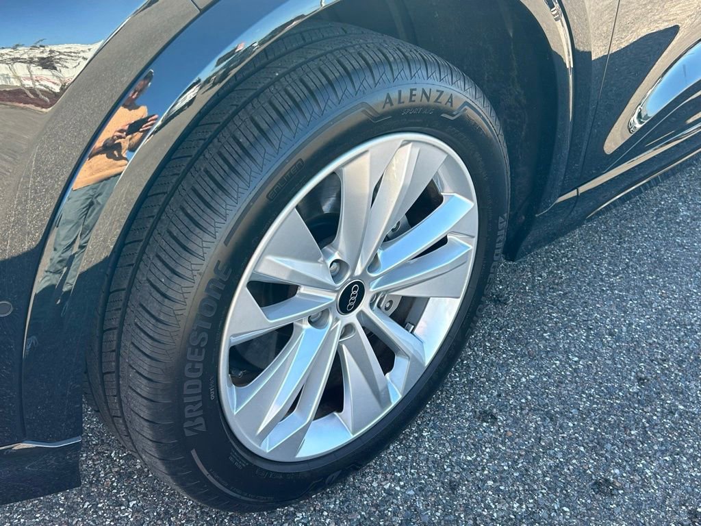 Used 2025 Audi Q6 e-tron Premium w/ Convenience Package image 41