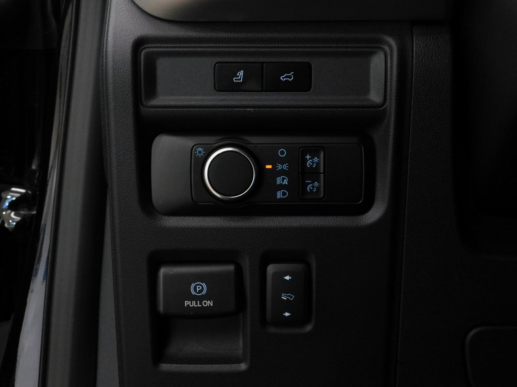 Used 2024 Ford Expedition XLT image 38