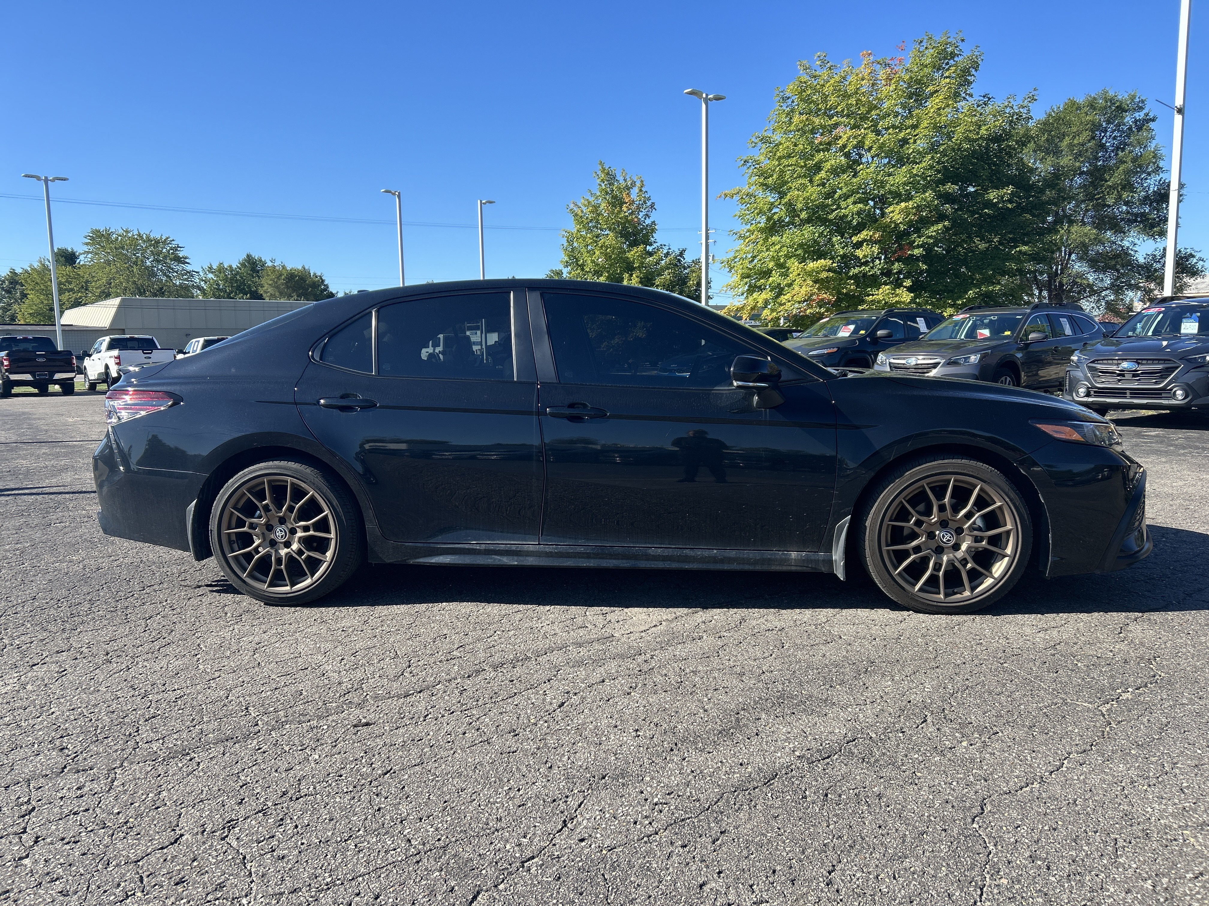 Used 2024 Toyota Camry SE w/ Convenience Package AWD/4WD image 3
