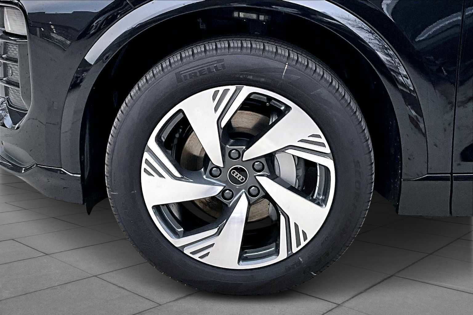 New 2025 Audi Q6 e-tron Premium AWD/4WD image 11
