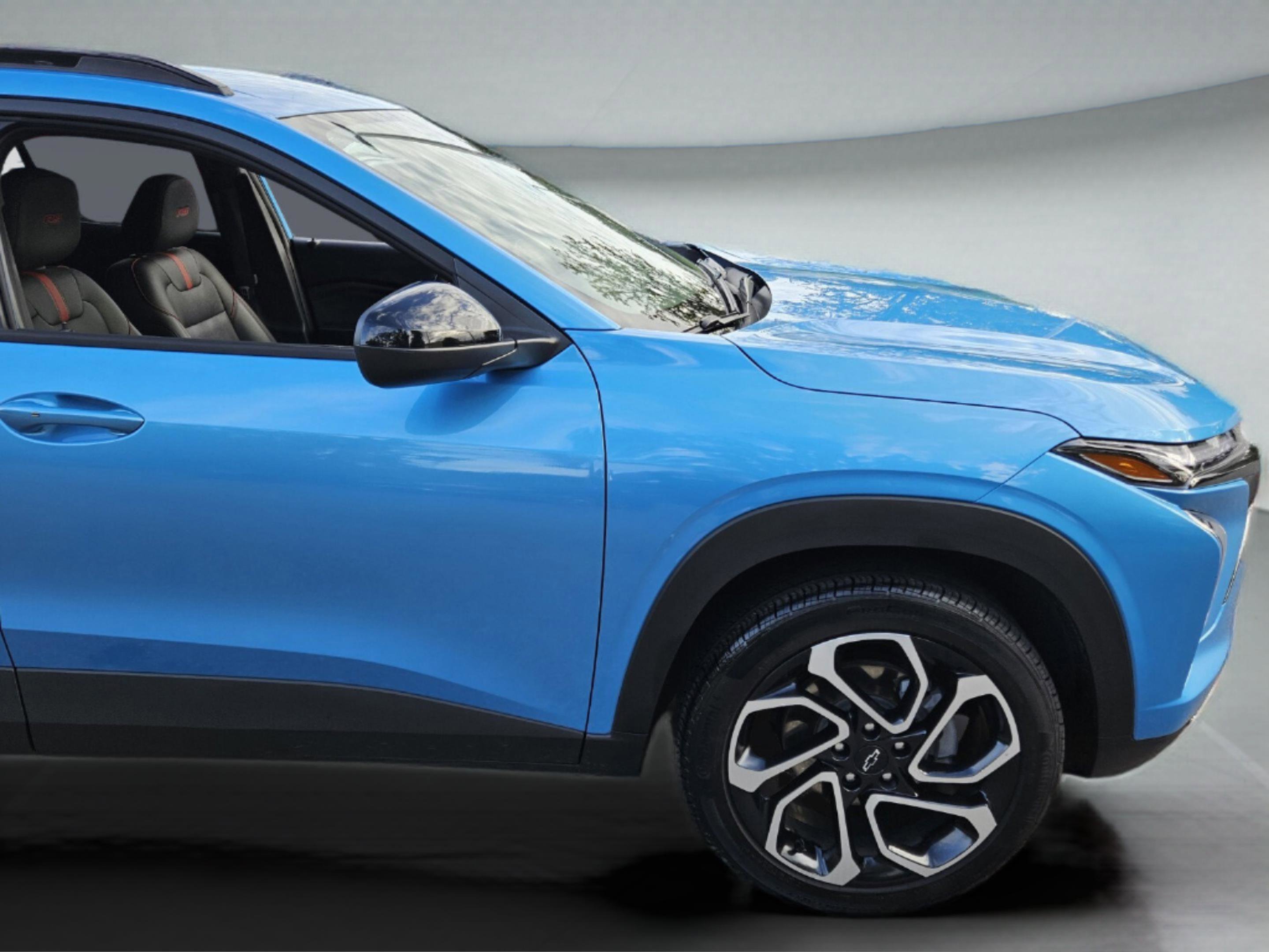 Used 2025 Chevrolet Trax RS w/ Driver Confidence Package image 33