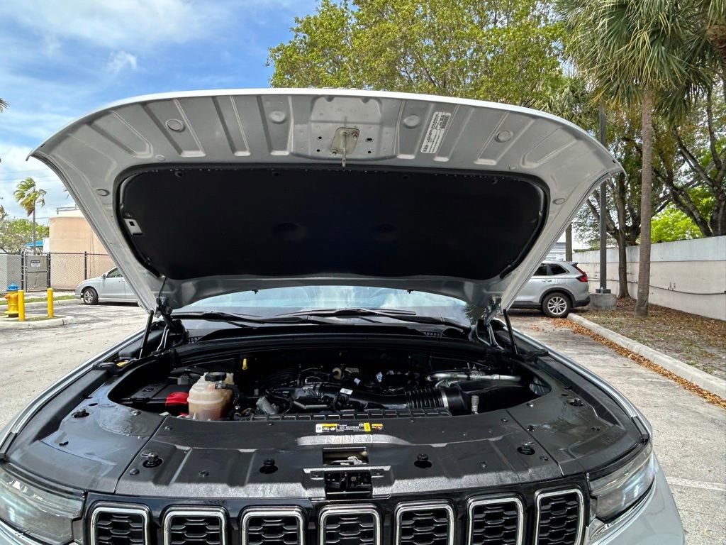 Used 2021 Jeep Grand Cherokee L Limited image 32