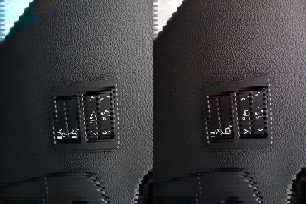 Used 2020 Cadillac Escalade Luxury image 12