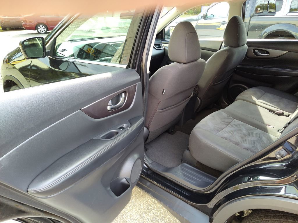 Used 2016 Nissan Rogue SV w/ SV Premium Package image 13