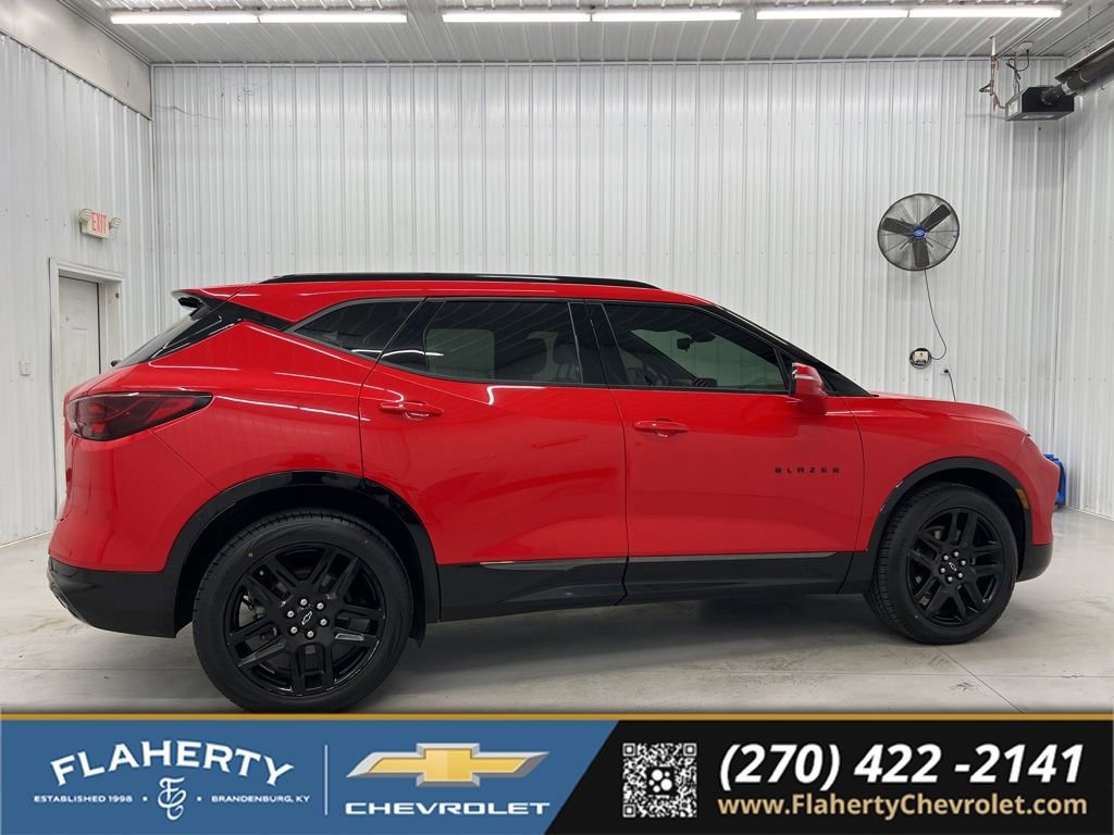 Used 2024 Chevrolet Blazer RS w/ Driver Confidence II Package FWD image 2