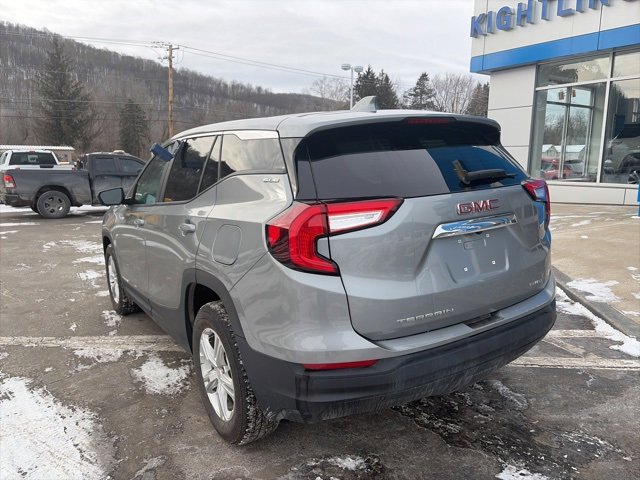 Used 2024 GMC Terrain SLE image 6