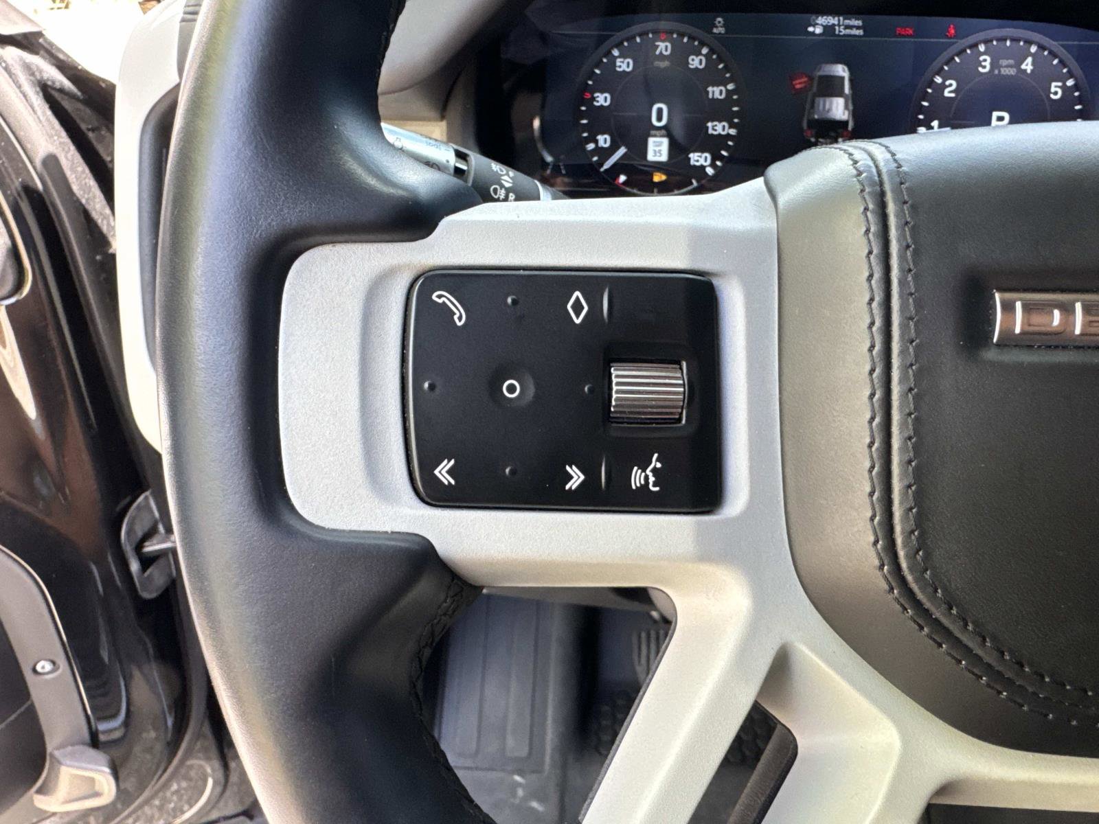 Used 2022 Land Rover Defender 110 X-Dynamic HSE AWD/4WD image 31