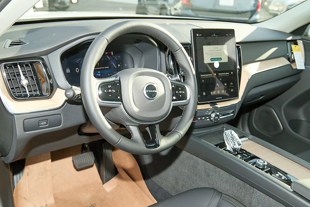 New 2026 Volvo XC60 B5 Core image 13