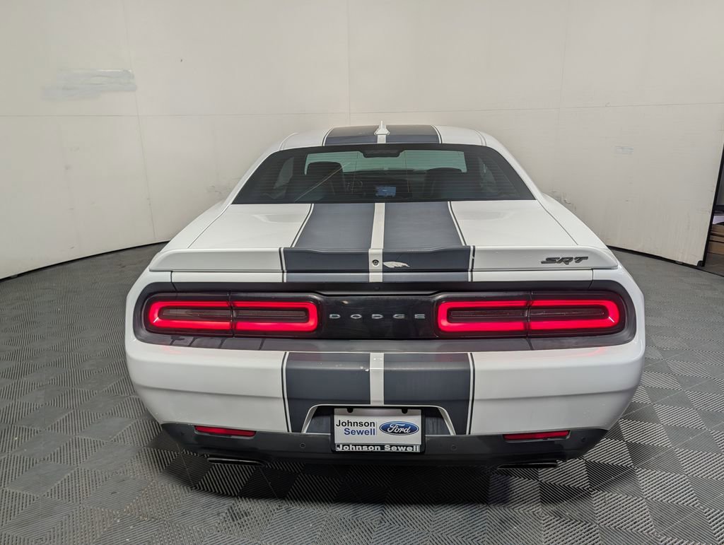 Used 2015 Dodge Challenger SRT w/ Technology Group image 5