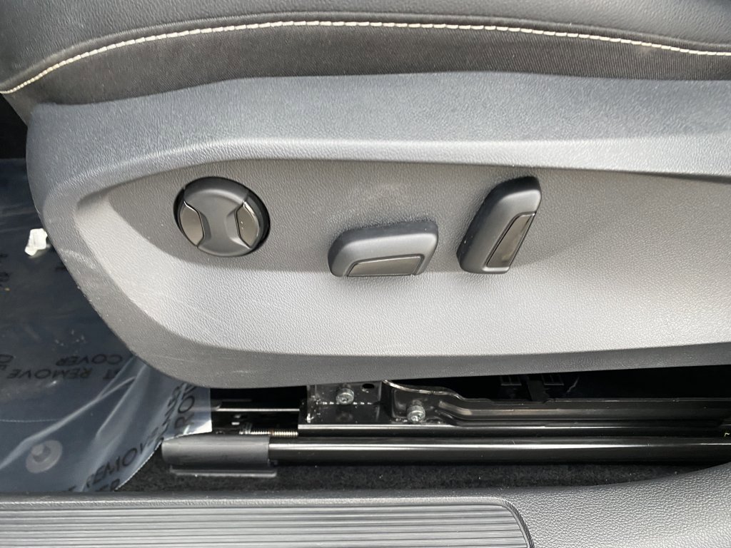 Used 2022 Volkswagen Taos SE w/ Panoramic Sunroof Package image 25