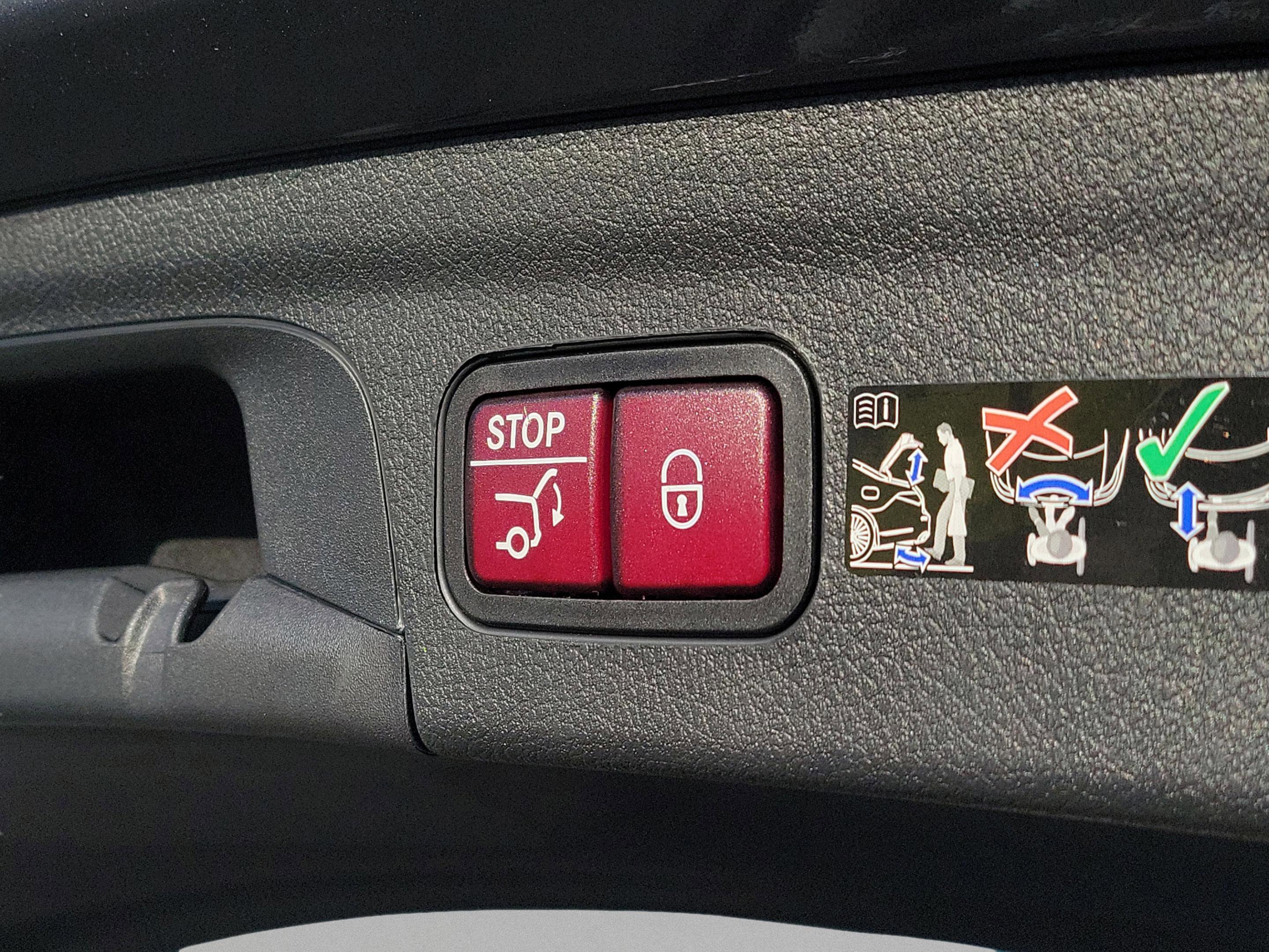 Certified 2026 Mercedes-Benz GLE 450 4MATIC image 11