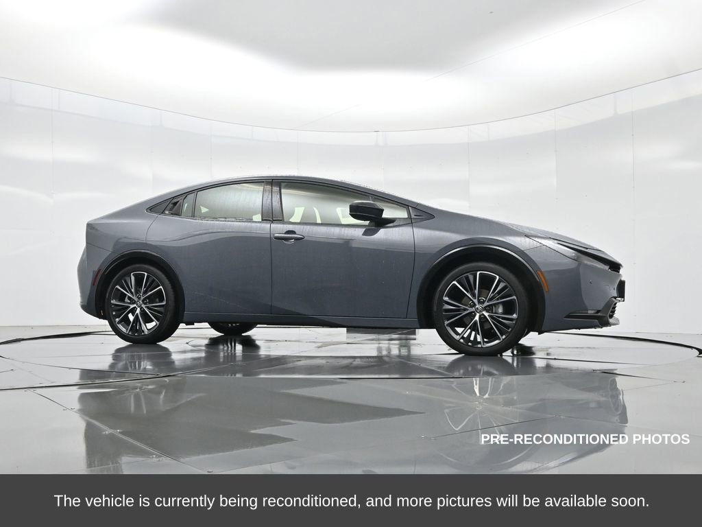 Used 2025 Toyota Prius XLE image 25