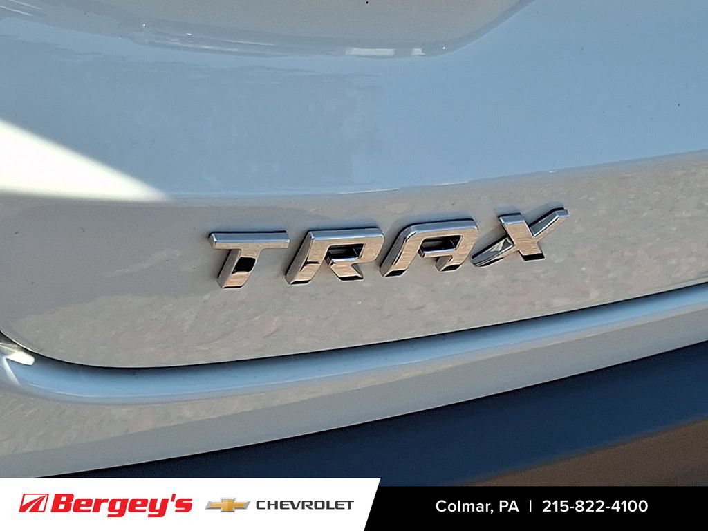 Certified 2024 Chevrolet Trax LT w/ Sunroof Package FWD image 32