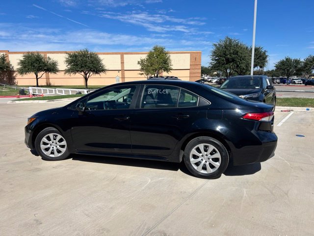 Used 2025 Toyota Corolla LE FWD image 6