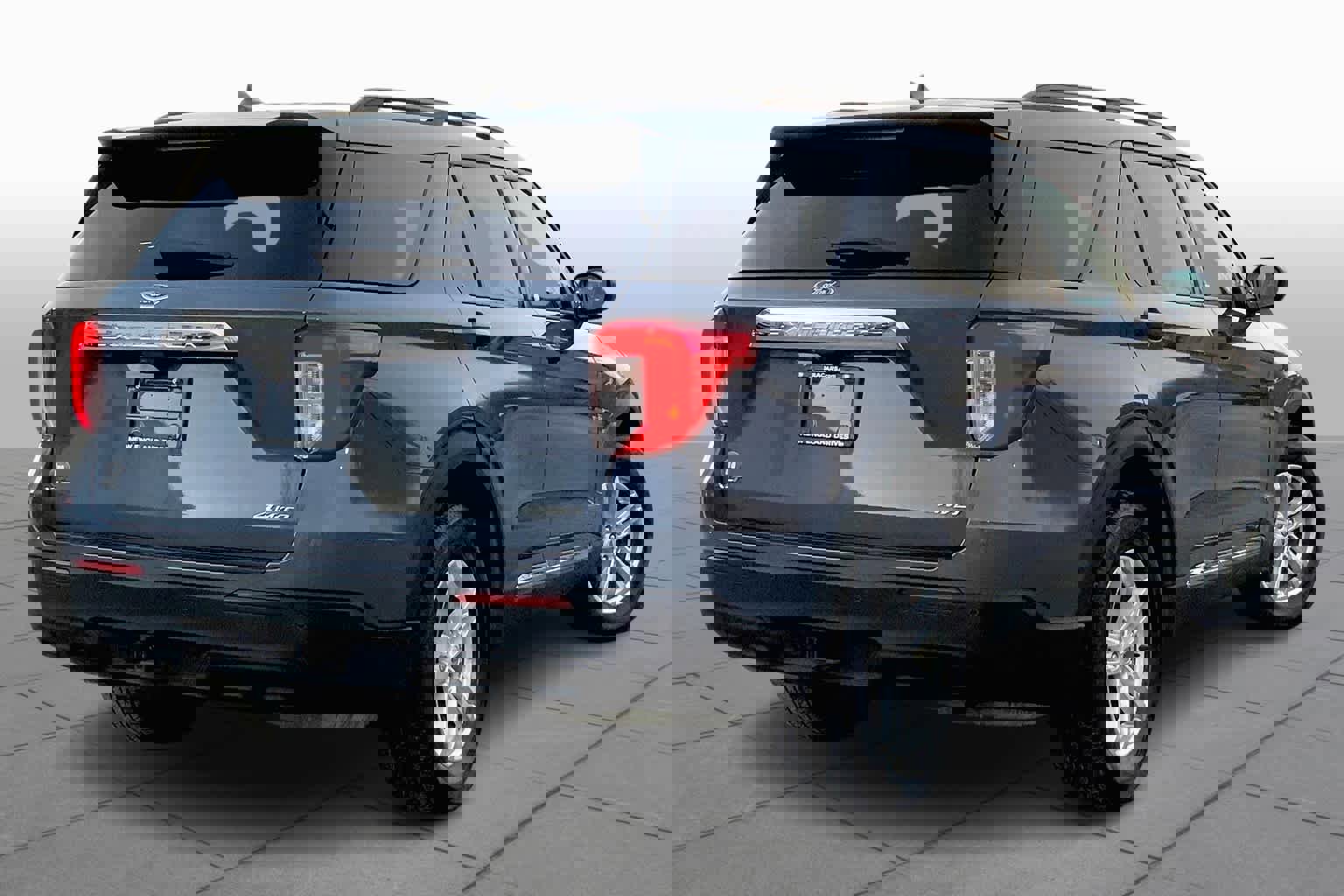 Used 2021 Ford Explorer XLT w/ Class III Trailer Tow Package image 13