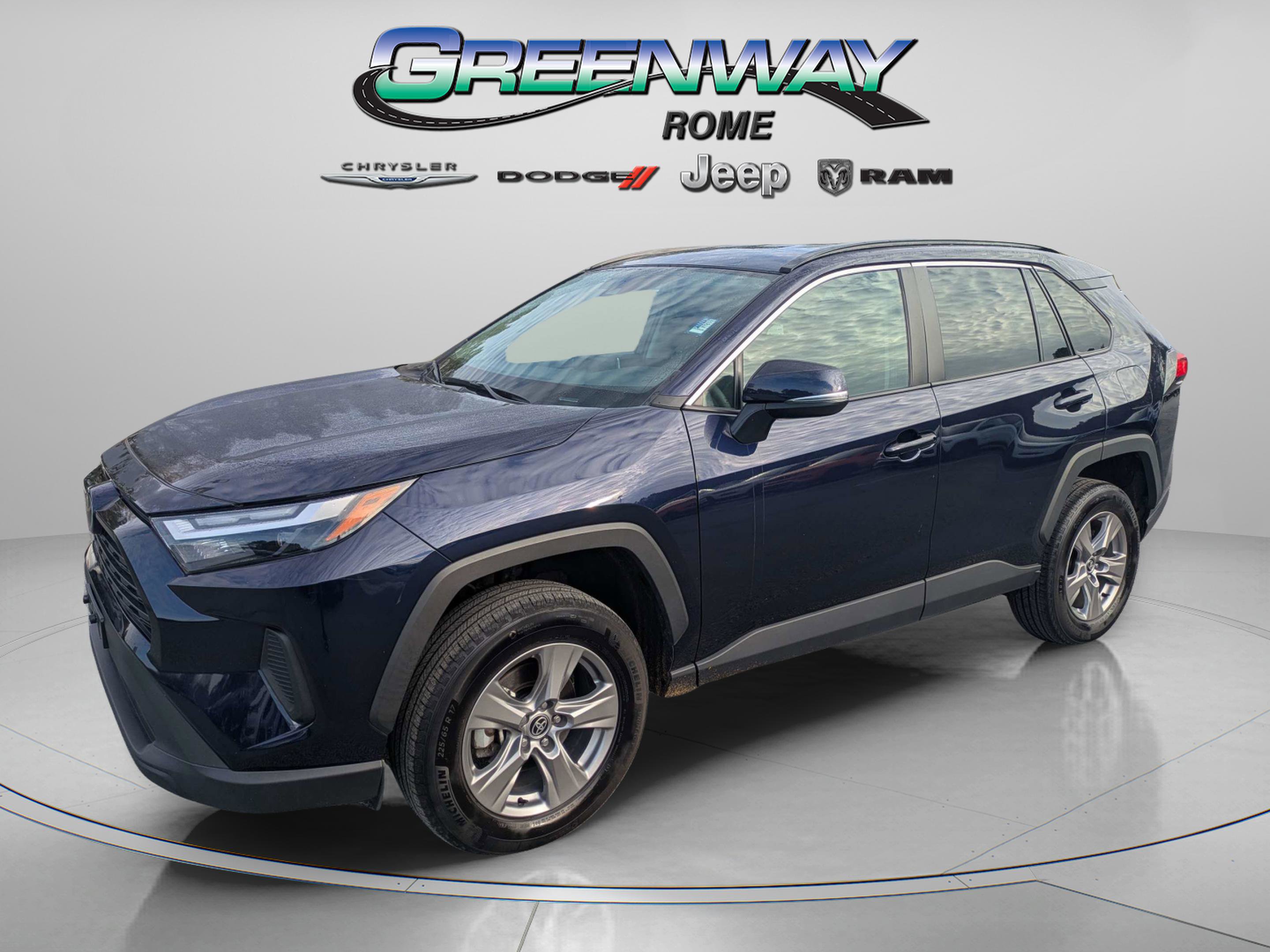 Used 2024 Toyota RAV4 XLE FWD image 4