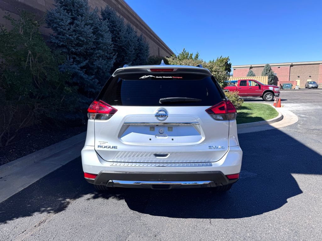 Used 2017 Nissan Rogue SV w/ SV Premium Package AWD/4WD image 10