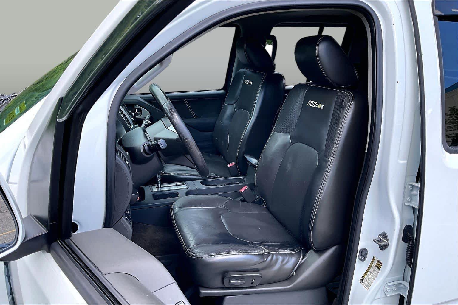 Used 2016 Nissan Frontier PRO-4X w/ Pro-4x Luxury Package AWD/4WD image 9
