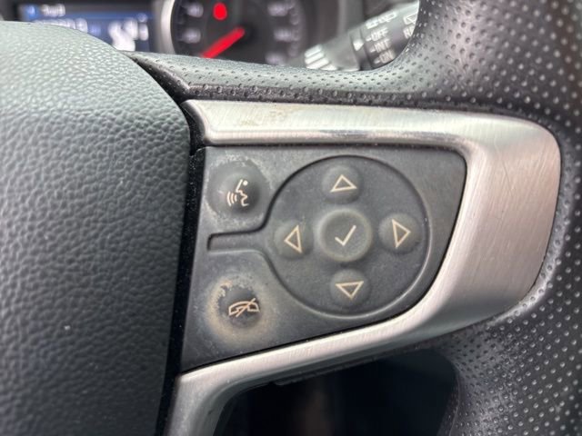 Used 2023 GMC Terrain SLE w/ Driver Convenience Package image 17
