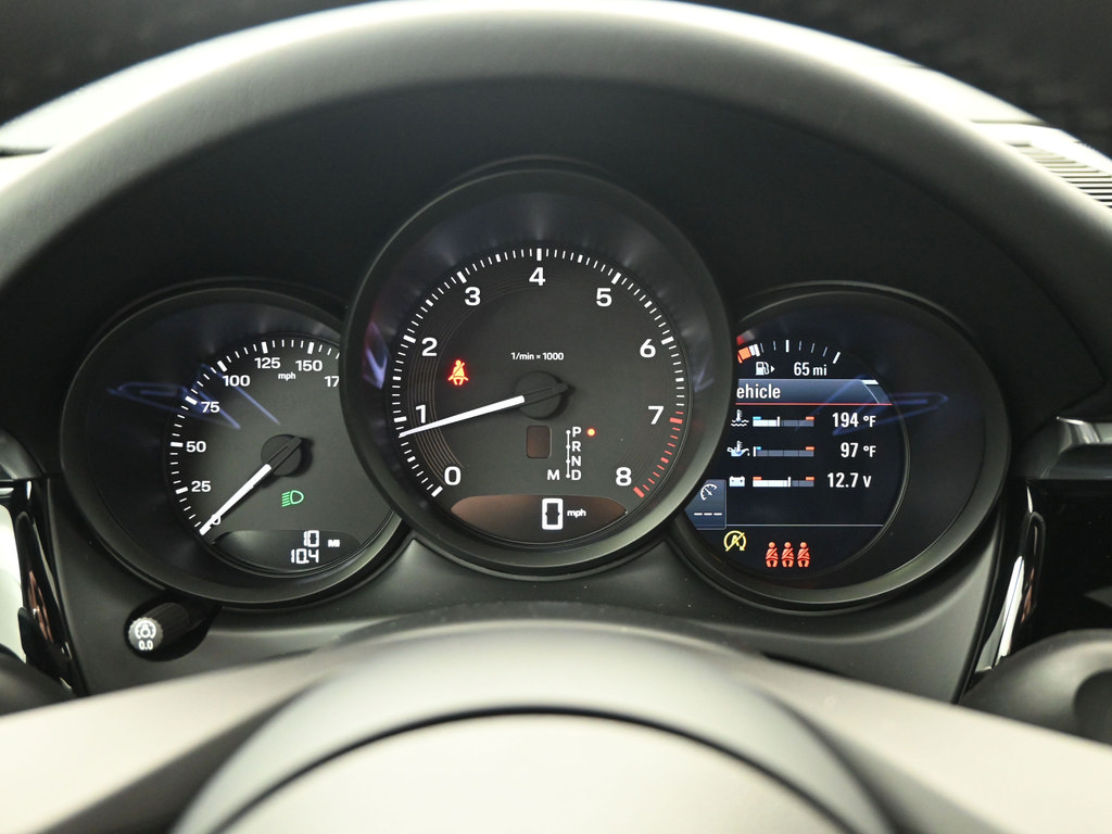 Certified 2026 Porsche Macan AWD/4WD image 18