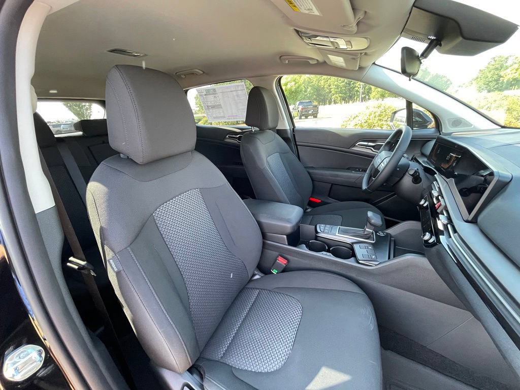 New 2026 Kia Sportage LX w/ LX Convenience Package FWD image 30