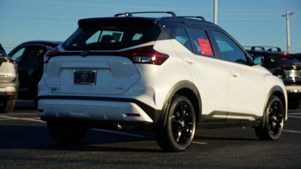 Used 2024 Nissan Kicks SR w/ SR Premium Package image 5
