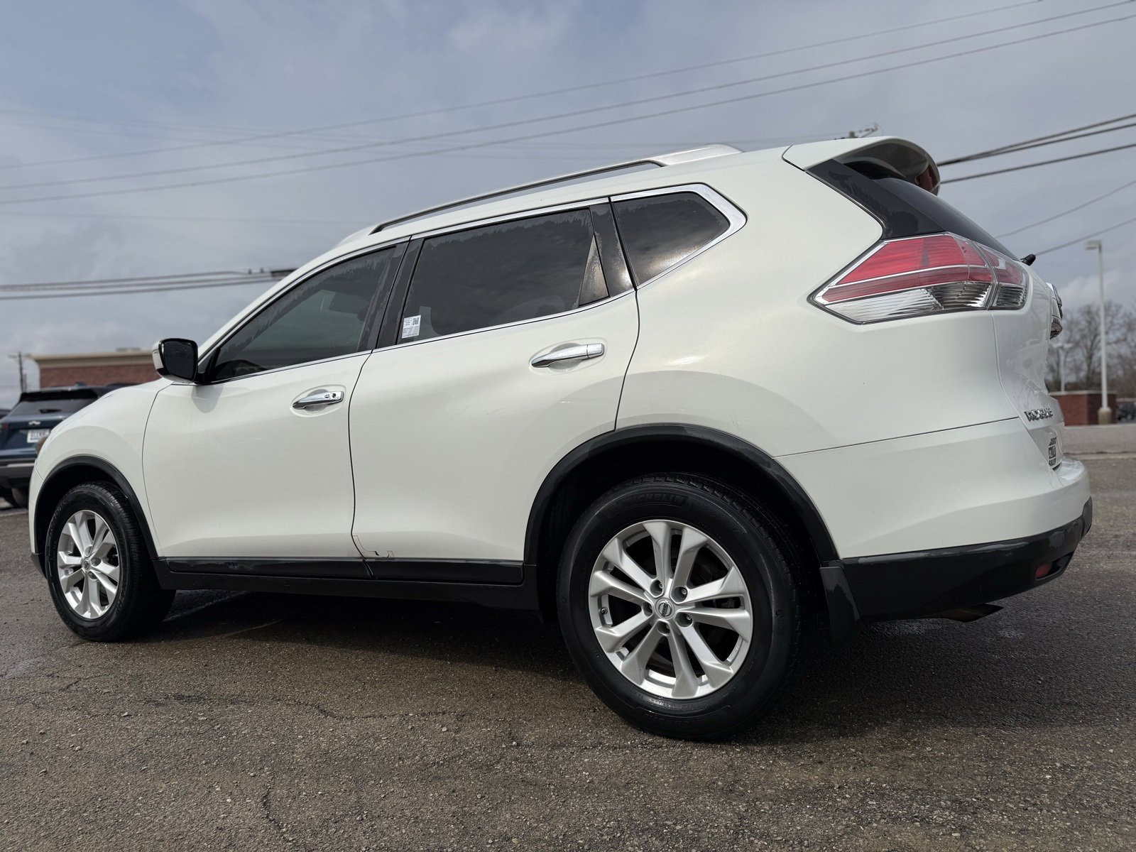 Used 2014 Nissan Rogue SV image 4