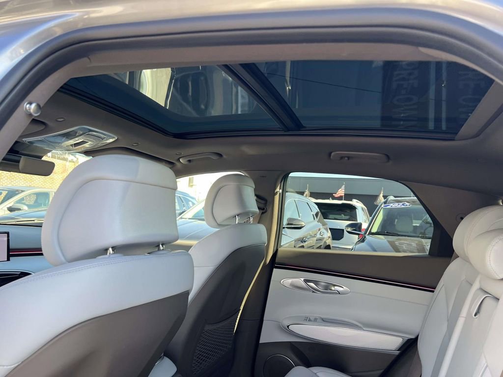 Certified 2026 Genesis GV70 2.5T Advanced image 13