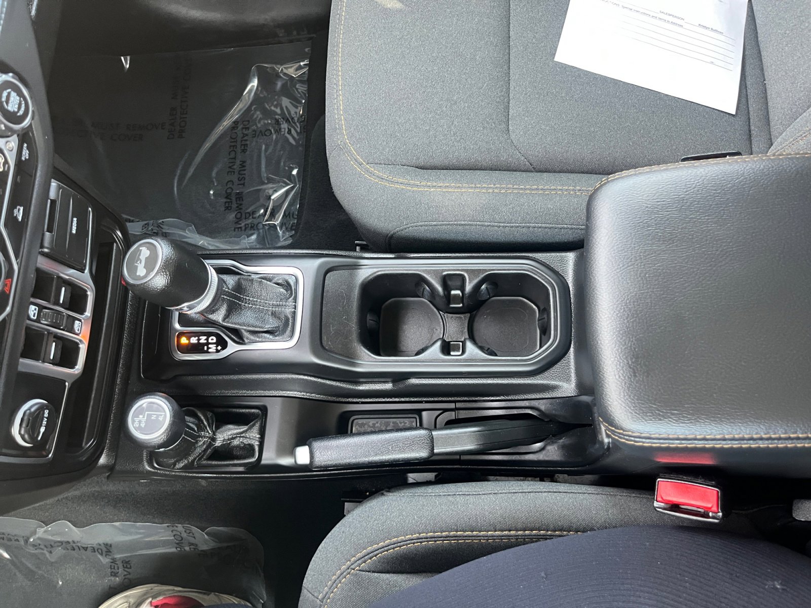 Used 2024 Jeep Wrangler Sahara image 15
