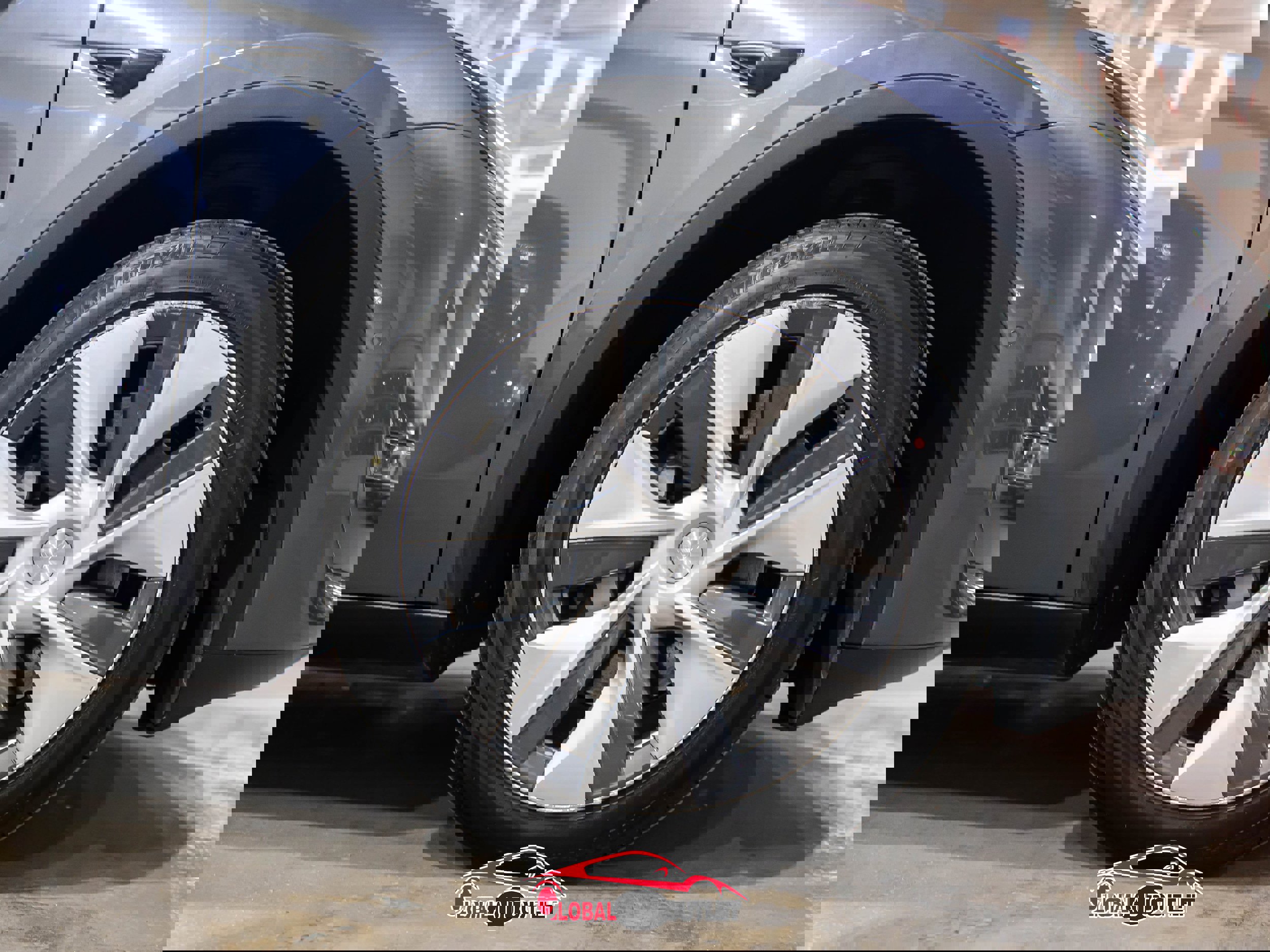 Used 2020 Tesla Model Y Long Range image 10