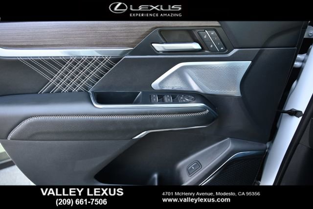 Used 2024 GMC Acadia Denali w/ Super Cruise Package image 19