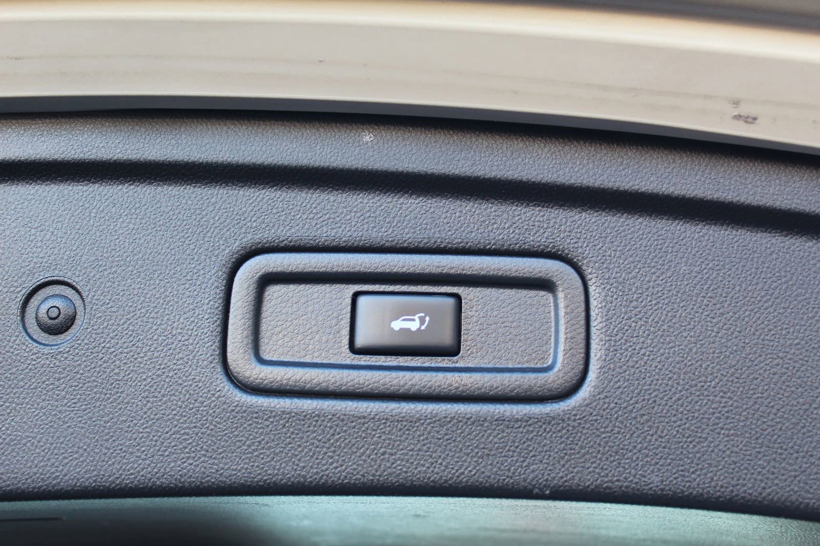 Used 2017 INFINITI QX70 3.7 w/ Premium Package image 36