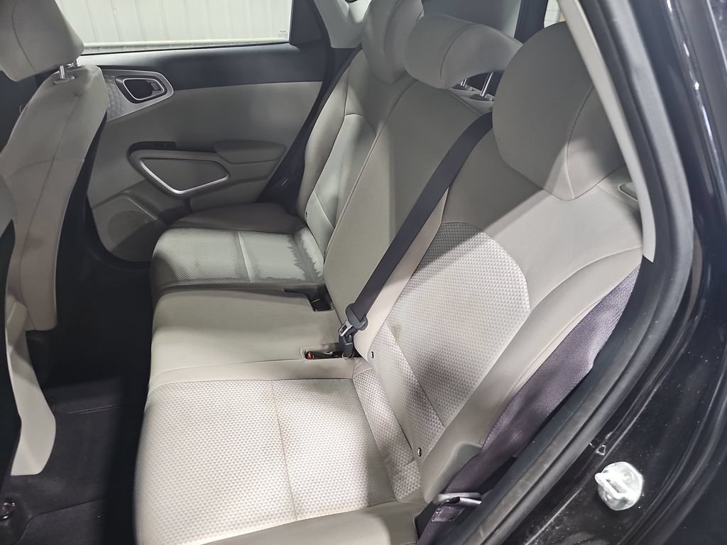 Used 2022 Kia Soul LX w/ Technology Package FWD image 13