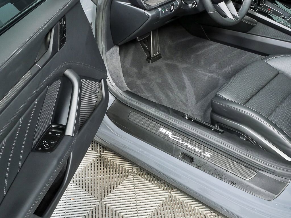 Certified 2025 Porsche 911 Carrera S image 8