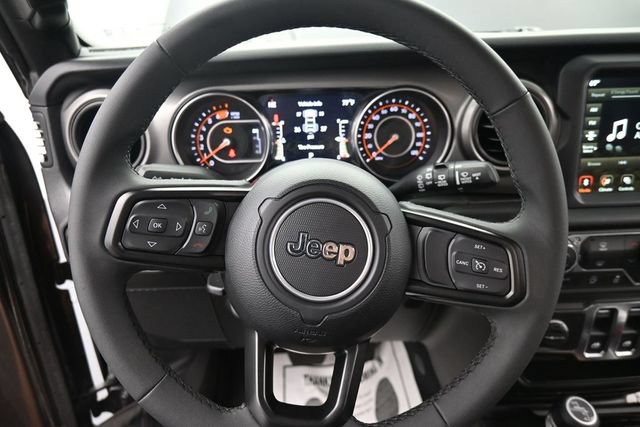 Used 2023 Jeep Wrangler Sport AWD/4WD image 15