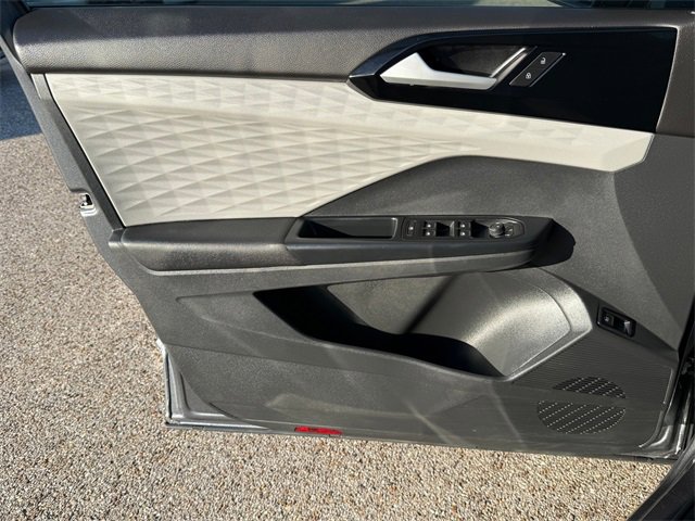 Used 2023 Volkswagen Taos S image 20