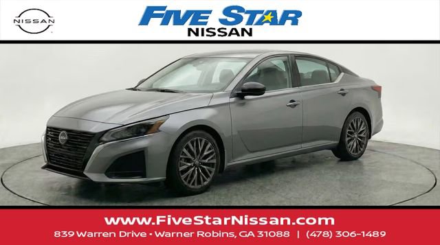 Used 2025 Nissan Altima 2.5 SV image 11