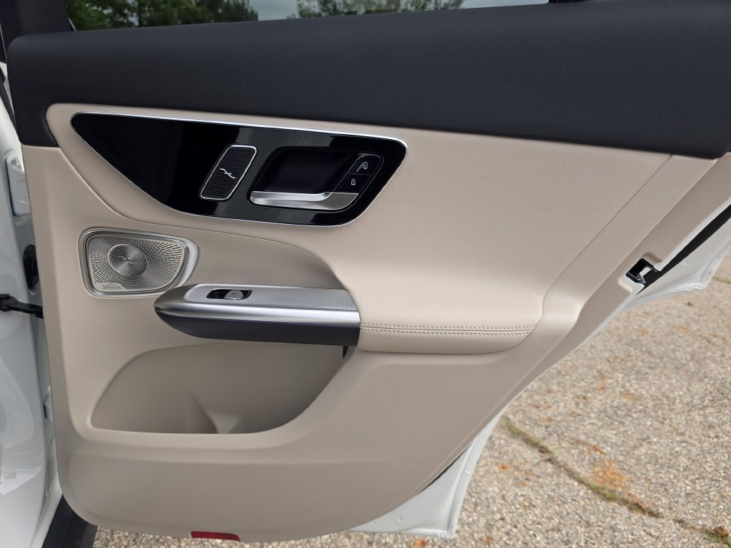 New 2027 Mercedes-Benz GLC 300 4MATIC image 24