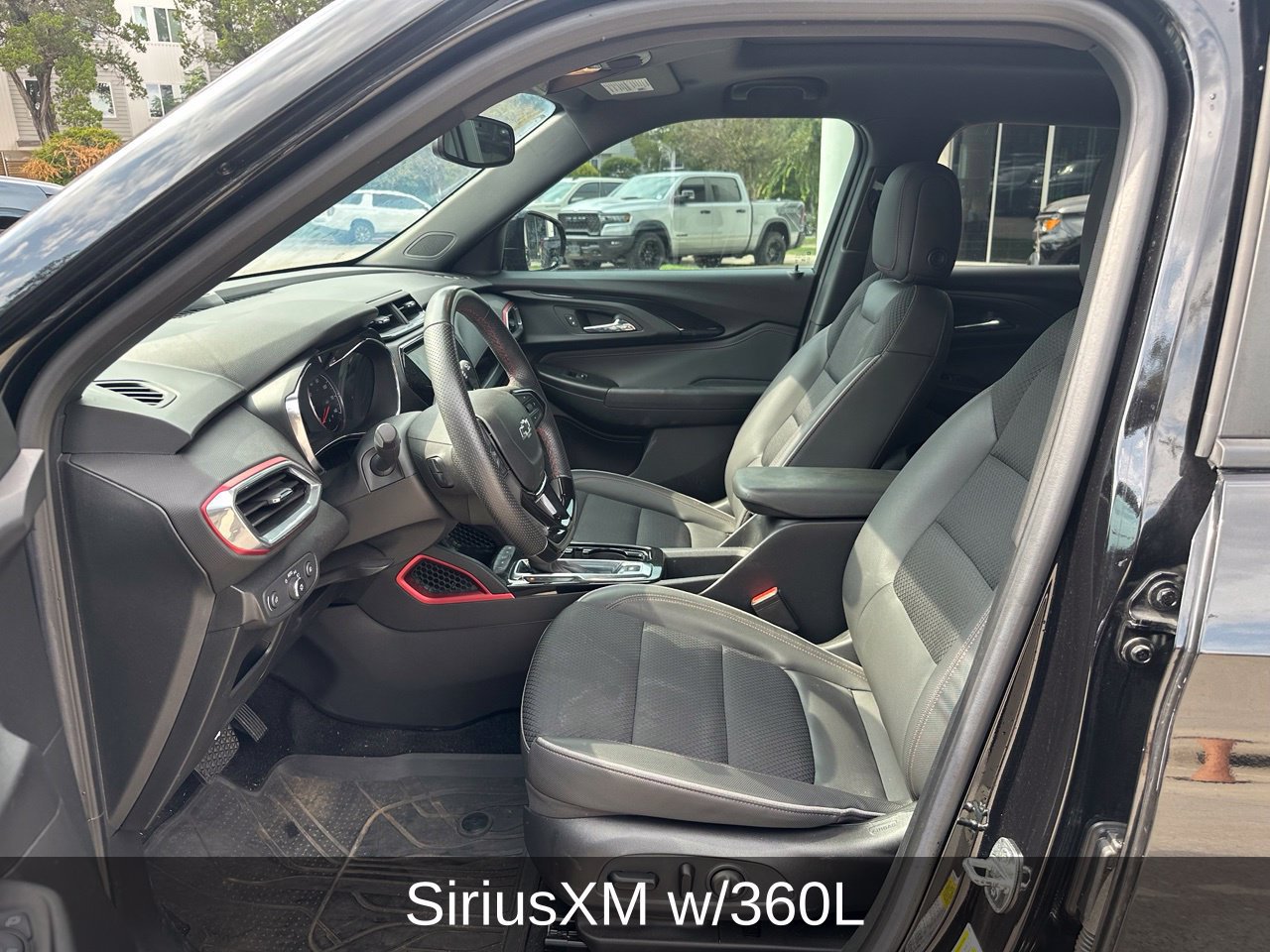 Used 2023 Chevrolet TrailBlazer RS w/ Sun and Liftgate Package FWD image 9
