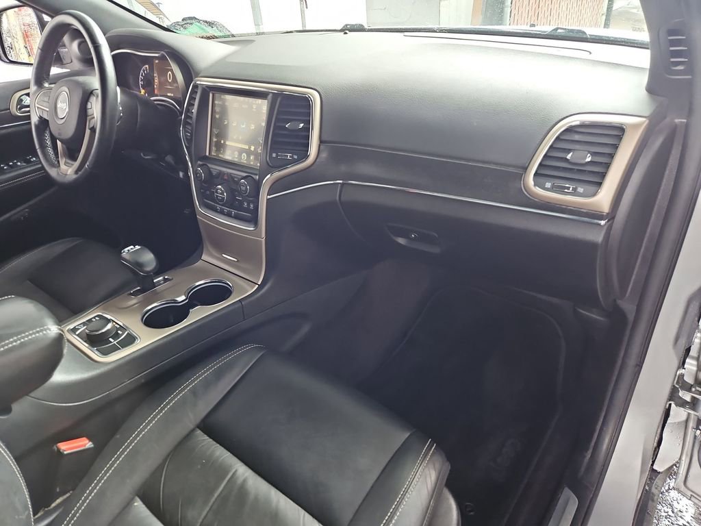 Used 2015 Jeep Grand Cherokee Limited w/ Trailer Tow Group IV image 17