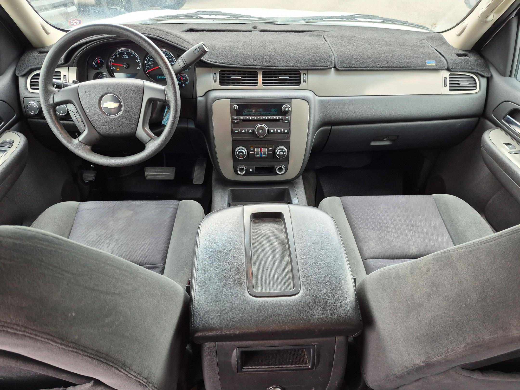 Used 2009 Chevrolet Suburban 2500 LS w/ Skid Plate Package AWD/4WD image 25