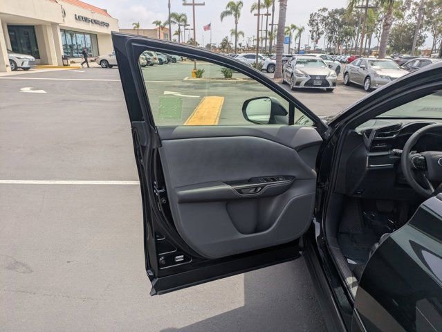 Used 2025 Lexus RZ 450e image 13