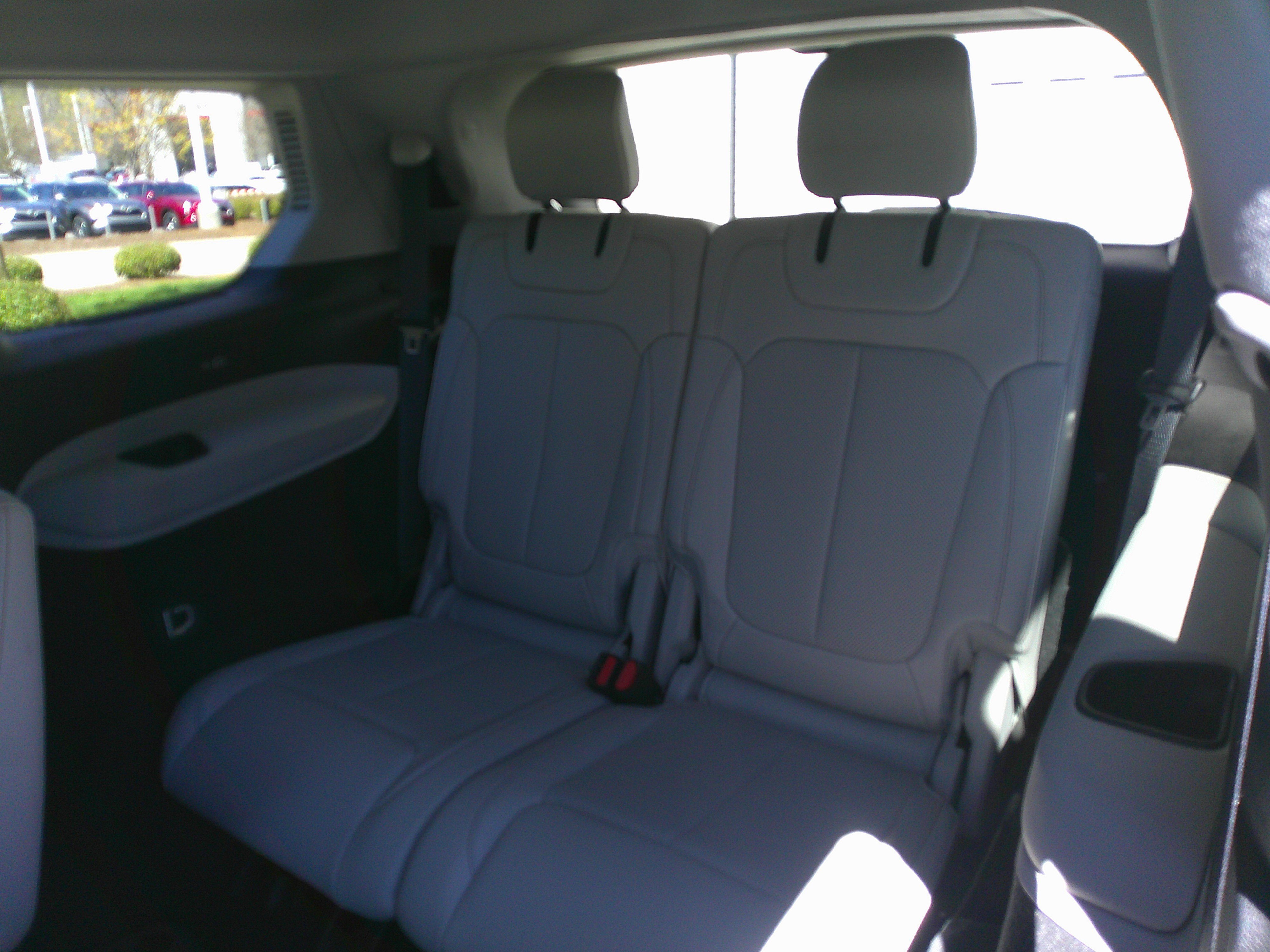 Used 2022 Jeep Grand Cherokee L Overland w/ Luxury Tech Group IV AWD/4WD image 29