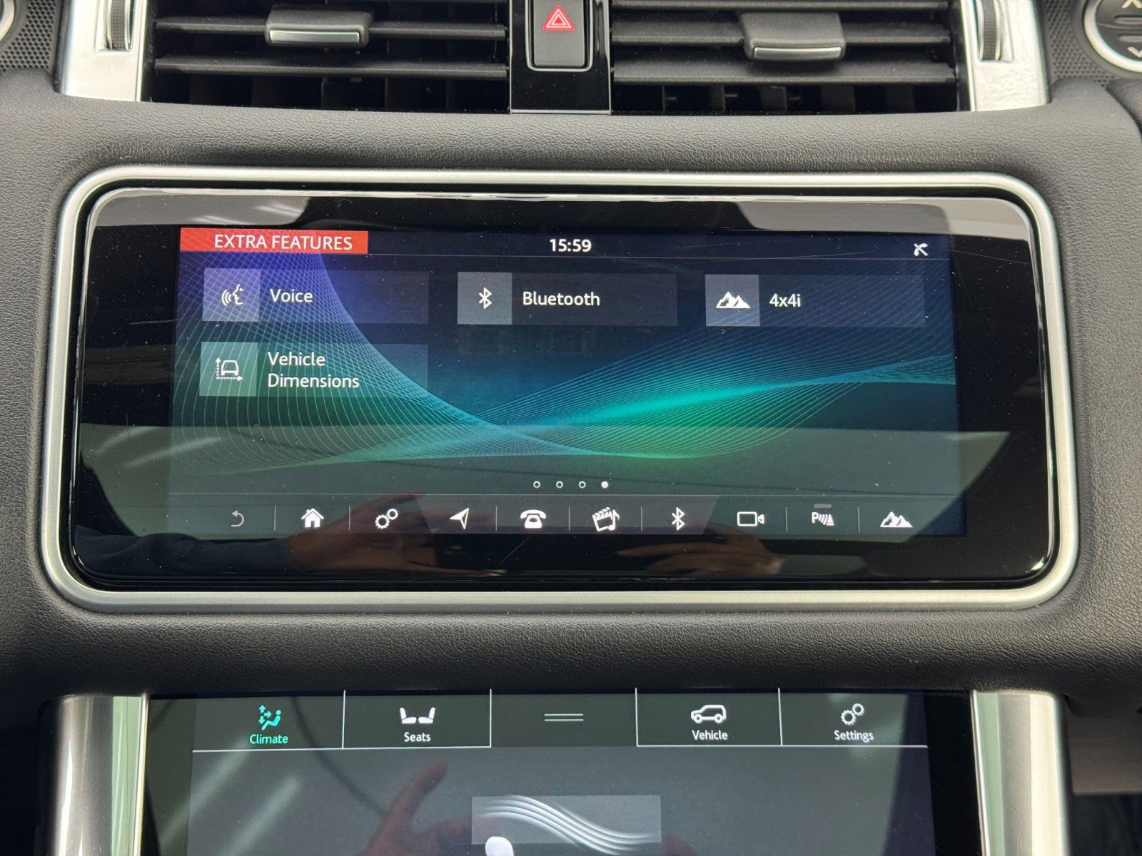 Used 2018 Land Rover Range Rover Sport HSE image 28