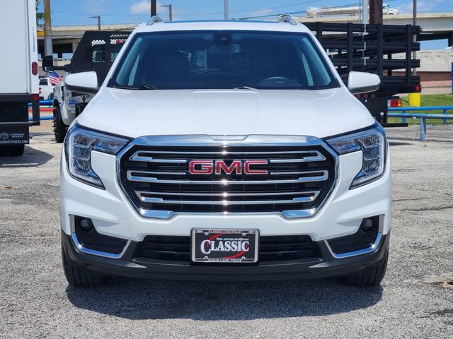 Used 2023 GMC Terrain SLT w/ Infotainment Package II FWD image 2