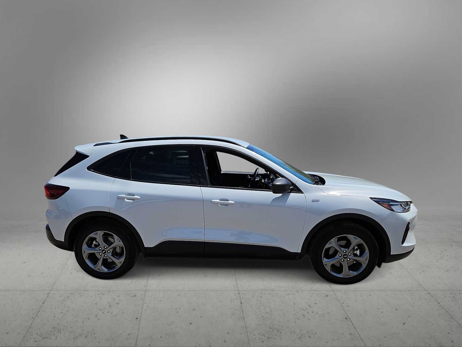 Used 2025 Ford Escape ST-Line FWD image 9